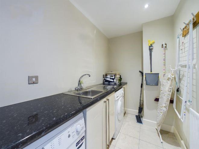 Cosy 3 Bedroom Apartment In Central Portrush With Sea Views Dış mekan fotoğraf